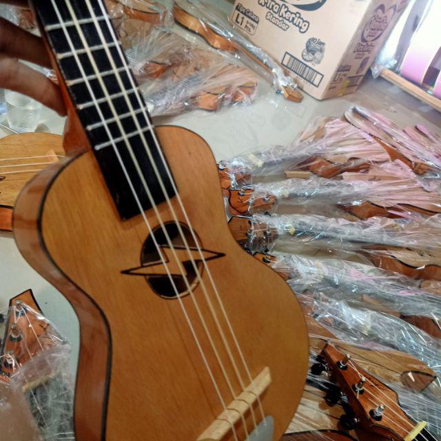 Kentrung / ukulele pare gitar BAYAR DI TEMPAT-Senar 4 motif flash