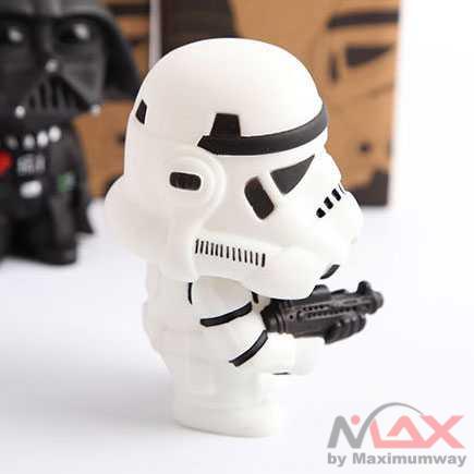 pajangan Boneka Goyang Mobil Action Figure Stormtrooper Star Wars Series Dart Vader mainan Warna Putih