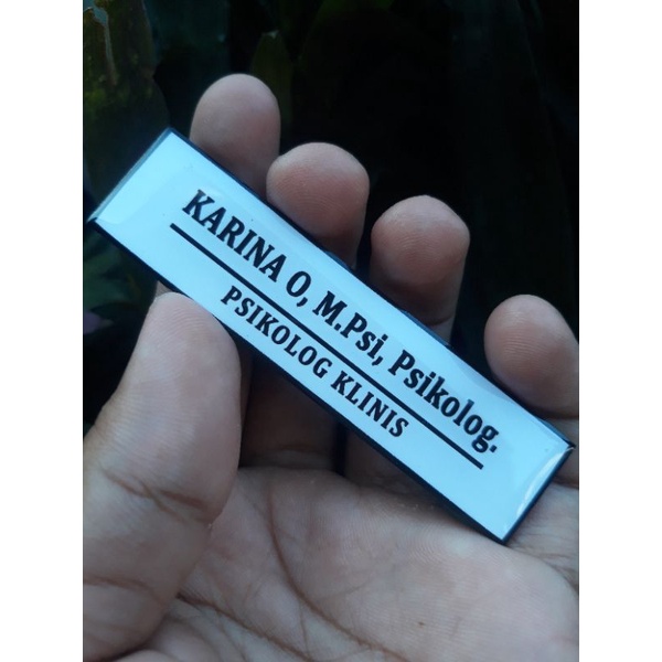 Nametag/nama dada magnet/name tag/nama dada/nametag magnet/nametag peniti resin-PUTIH LIST HITAM