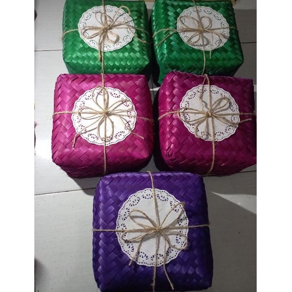 

[ Halodul ] Besek Hampers Warna 20x20 Sepasang