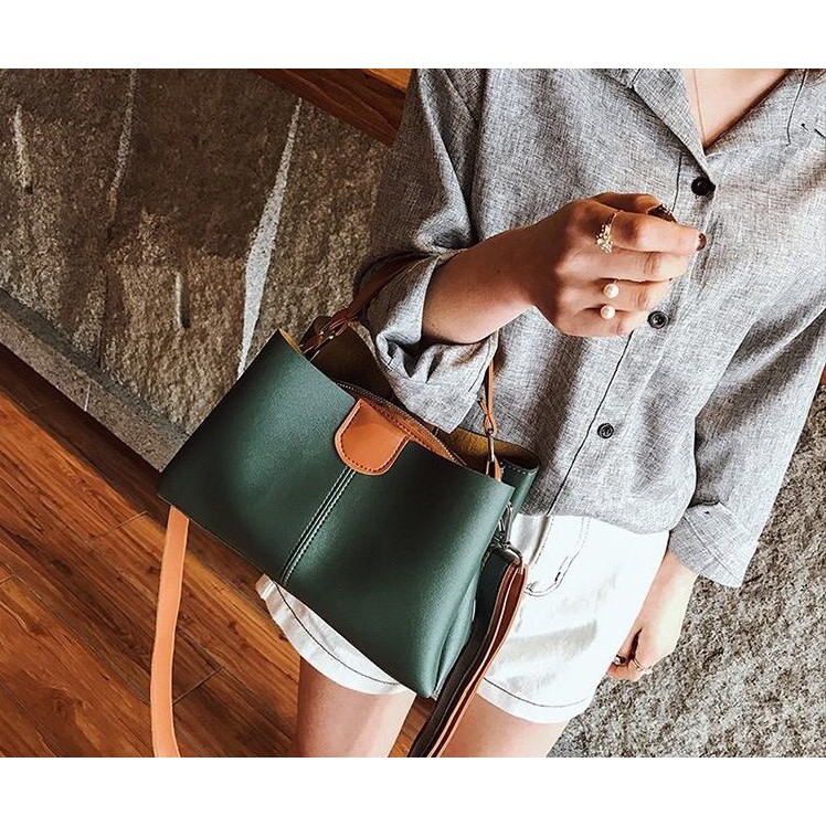TFT AX20022 92210 AX210 B1611 E200 R6189 C0589 D7088 ( 1kg bisa 2 tas ) Tas Selempang Wanita Import Handbag Slingbag Cewek