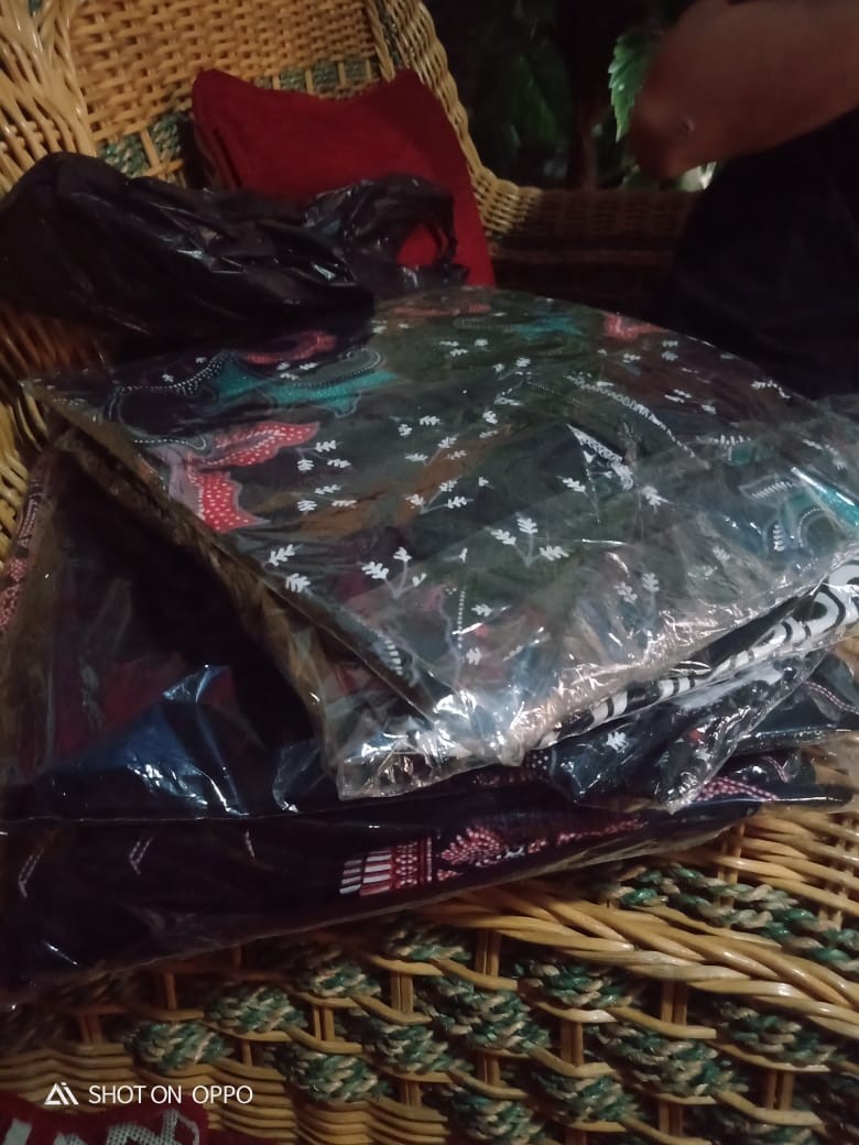 Batik Couple Keluarga Modelterbaru Motif Sorot Tengah, Ada 4 Pilihan Warna