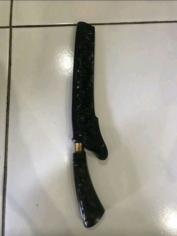 Pisau Dapur Ukir Hitam Berkualitas