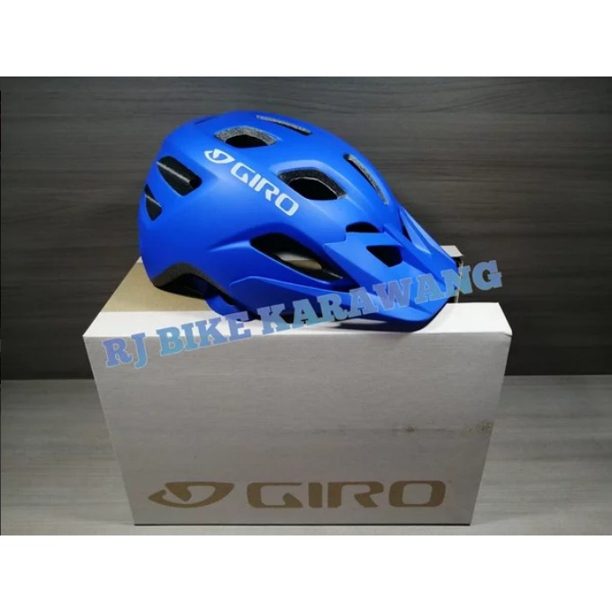 Helm Sepeda Giro Fixture