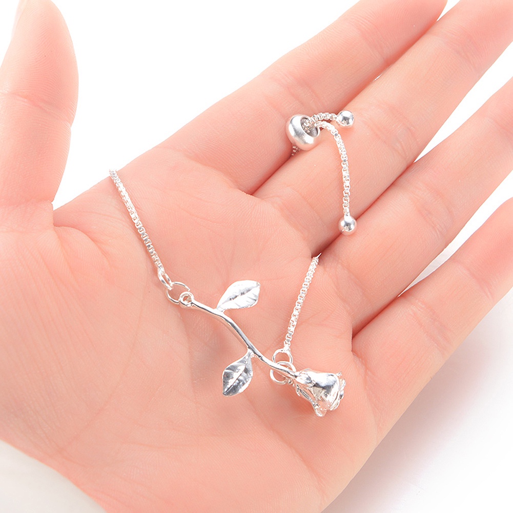 Hu Hu Hu Hu Hu Alat Bantu Pasang Kacamata♡ Gelang Bangle Adjustable Dengan Liontin Bunga Mawar Elegan Untuk Wanita