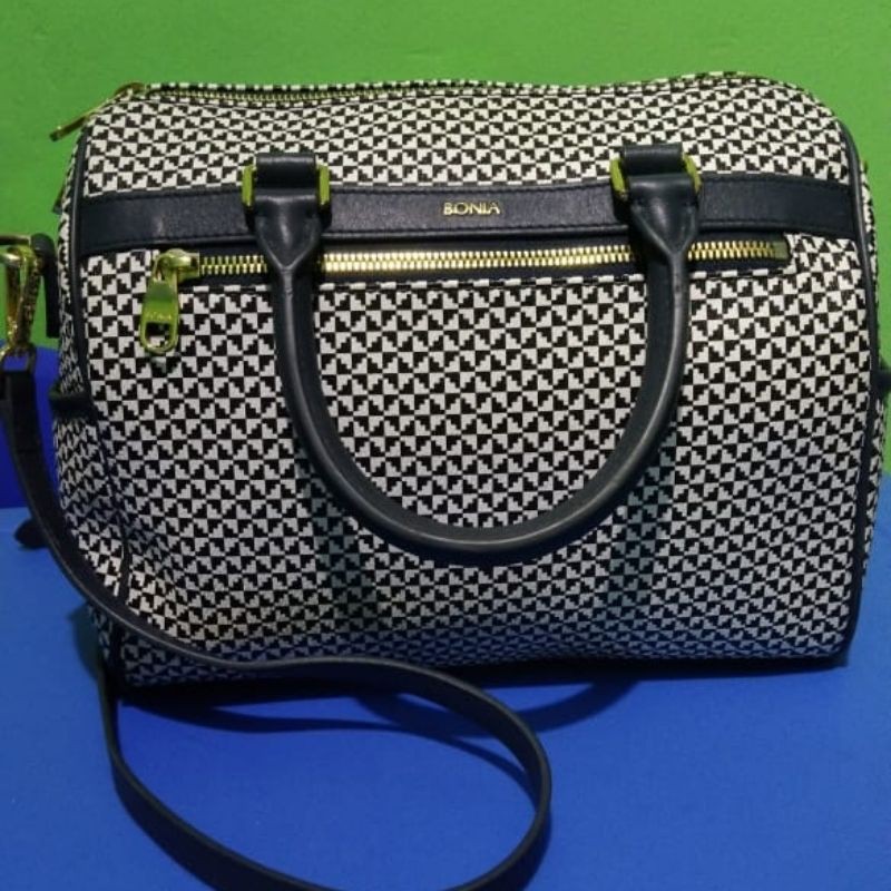 Tas Bonia Speedy catur preloved authentic