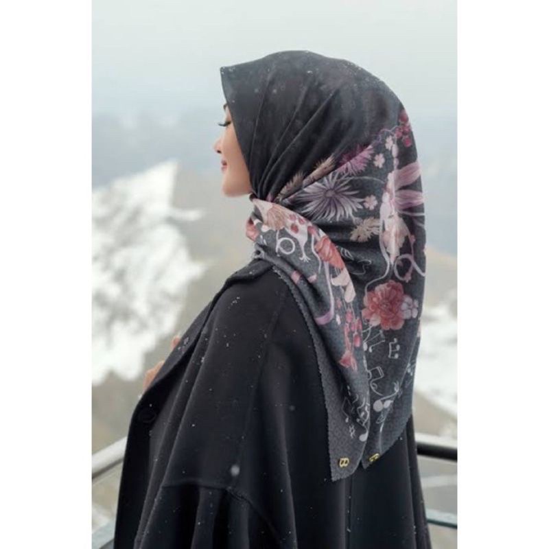 nada series buttonscarves RE