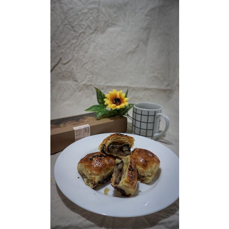 

Bolen Pisang Adin Bakery