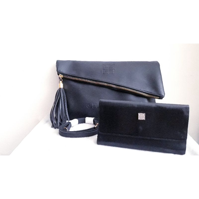 Givenchy Preloved sling bag