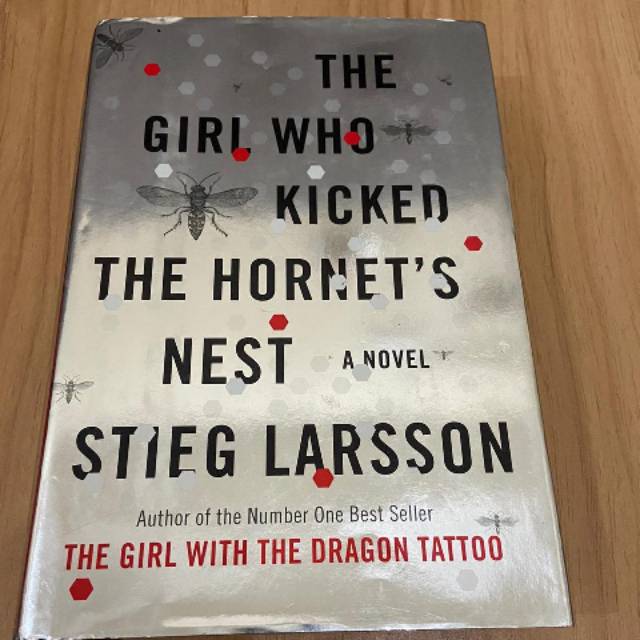 THE GIRL WHO KICKED THE HORNET'S NEST