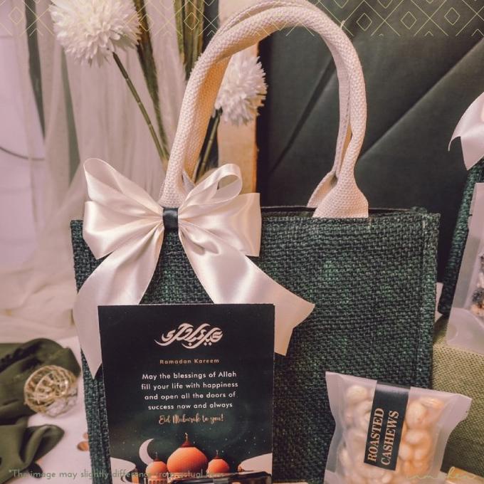 

LEE EID MUBARAK HAMPERS - HAMPERS LEBARAN - BINGKISAN PARCEL IDUL FITR SDG64565E