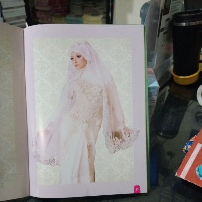 Buku Busana Pengantin Muslim (21×28cm)