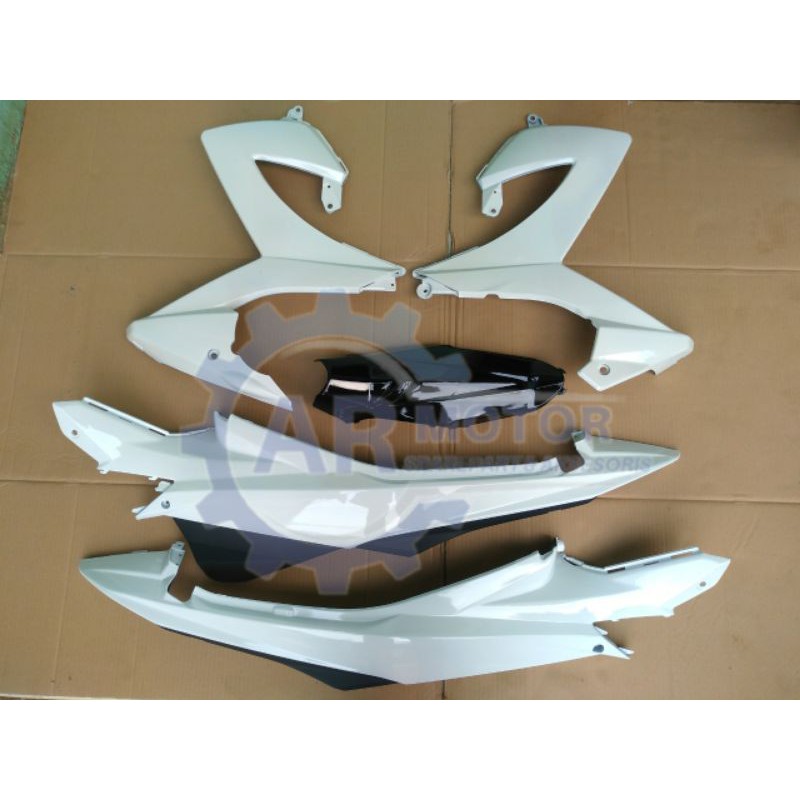 SAYAP DAN BODY BELAKANG PLUS DEK TENGAH SATRIA FU FACELIFT / FU FL PUTIH
