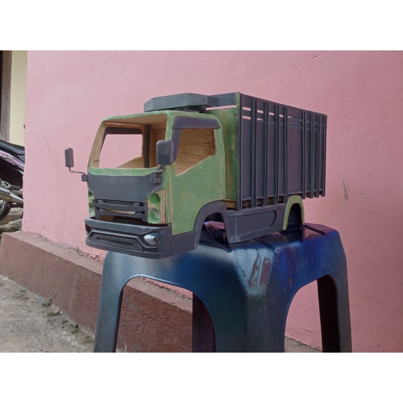 mentahan miniatur truk giga tanpa kaki kaki skala 16