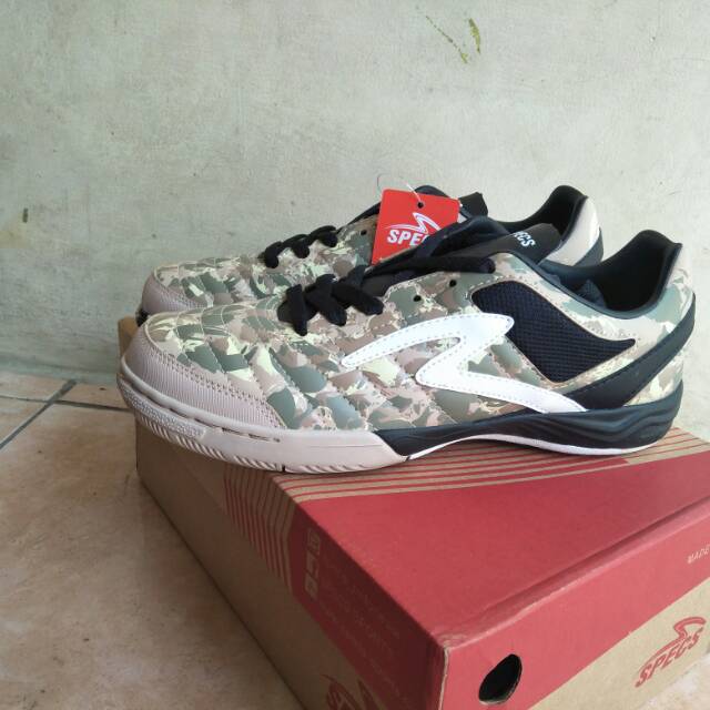 Sepatu specs futsal metasala showtime