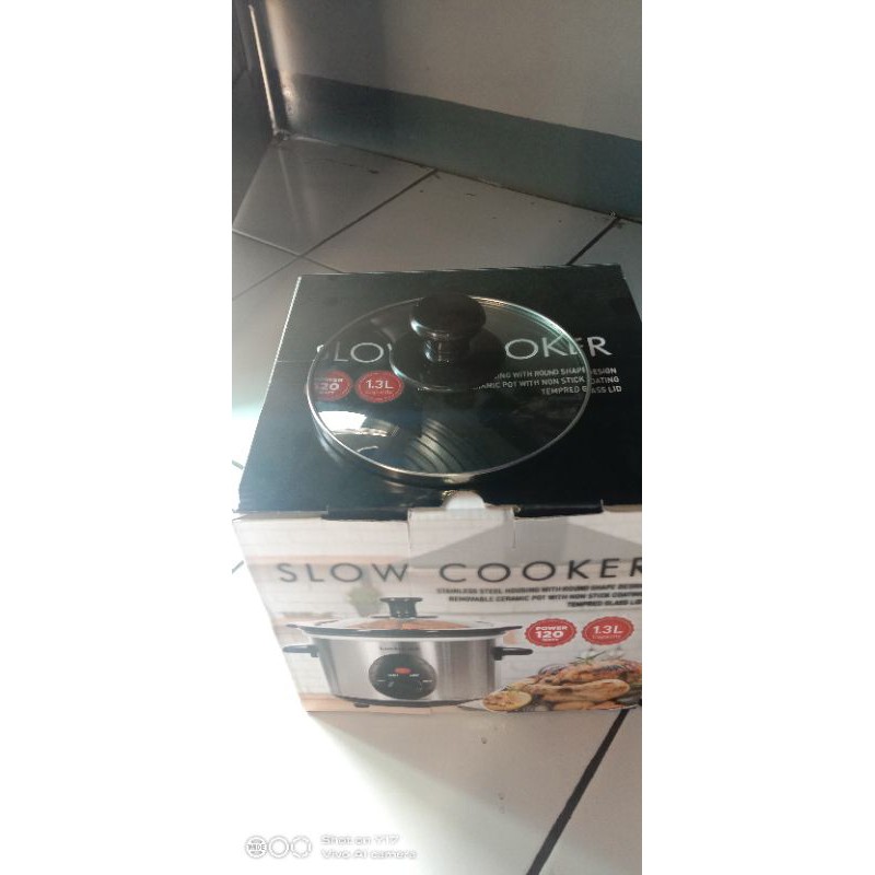 SLOW COOKER LOCK AND LOCK