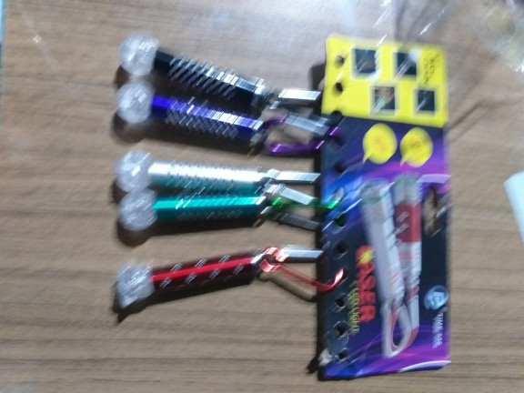 Gantungan Laser Ulir