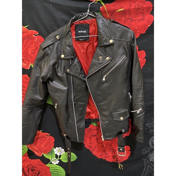 jaket kulit maternal