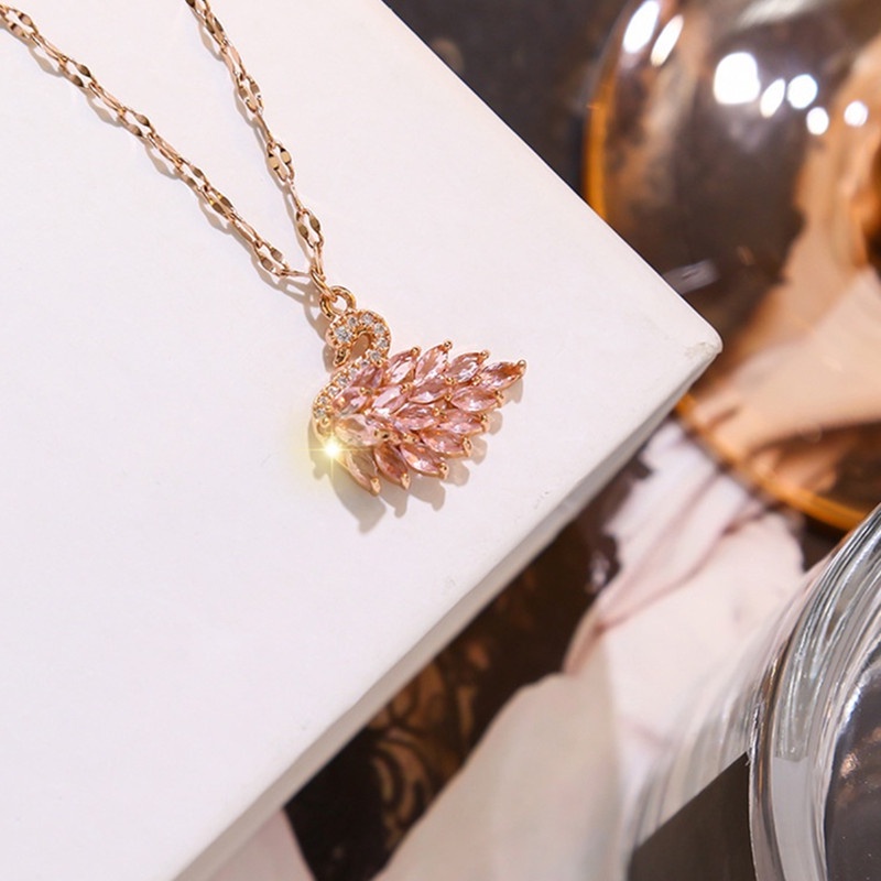 Kalung Titanium Swan Angsa Berlian Kristal Emas 18k Wanita Anti Karat Perhiasan Korea