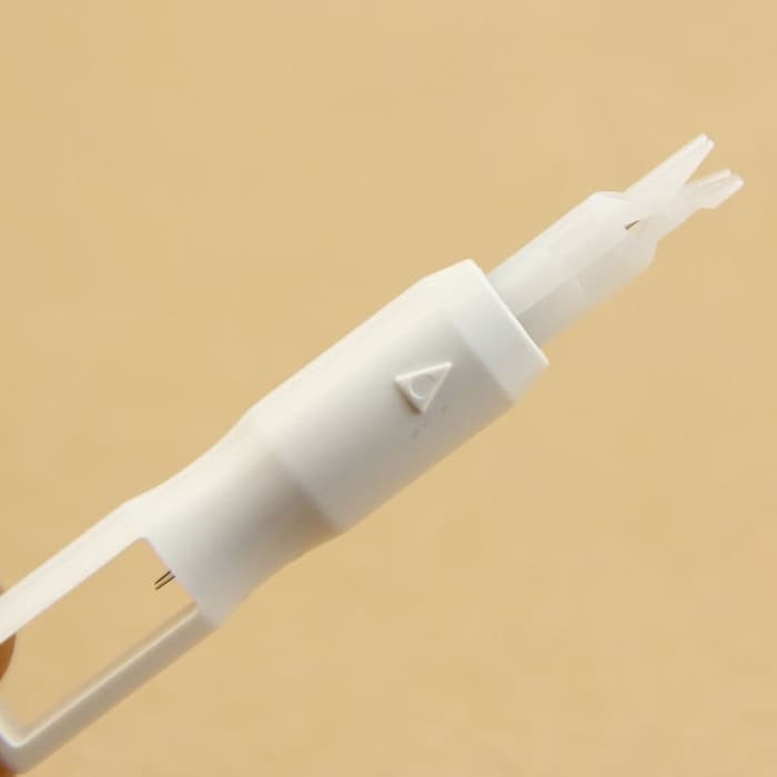 Needle Threader Insertion - Alat Pasang Jarum dan Benang Mesin Jahit
