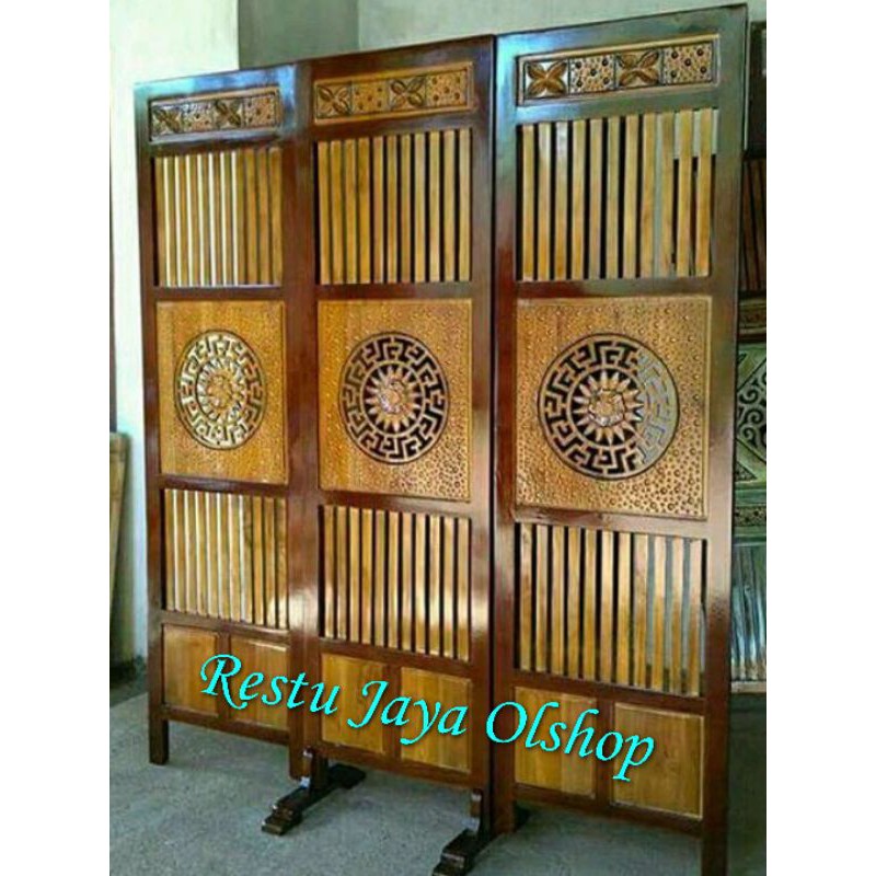 SKESEL SKETSEL RONO PENYEKAT RUANG TAMU JATI