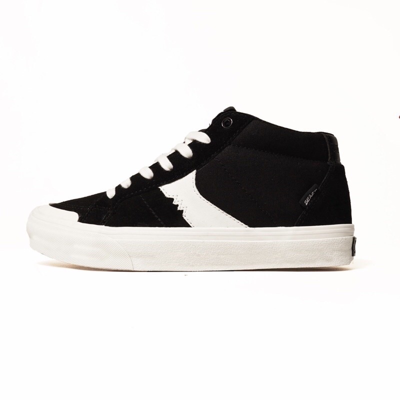 sepatu beazt radix mid bw