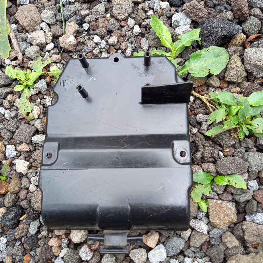 Tutup aki tutup box slebor Honda Megapro monoshock original