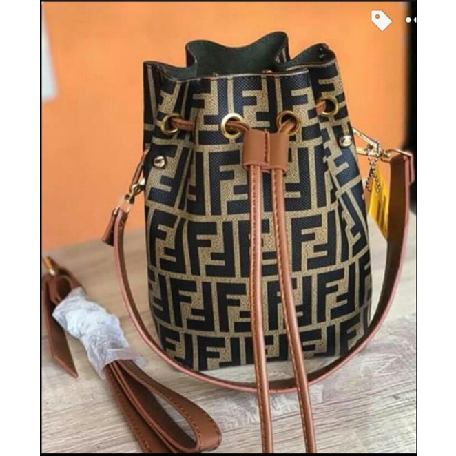 Tas serut fendi