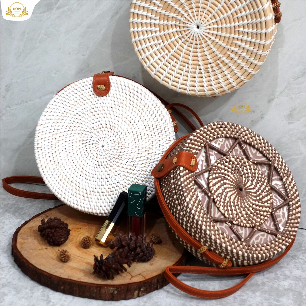 Tas Wanita Rotan Cantik / Tas Rotan Bali Murah / Tas Slempang Rotan Banyak Variant