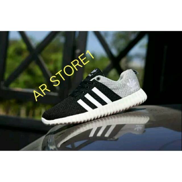 Sepatu Sport Wanita Adidas Yeezy Boost Grade Ori - Hitam Abu Abu - Sepatu Cewek