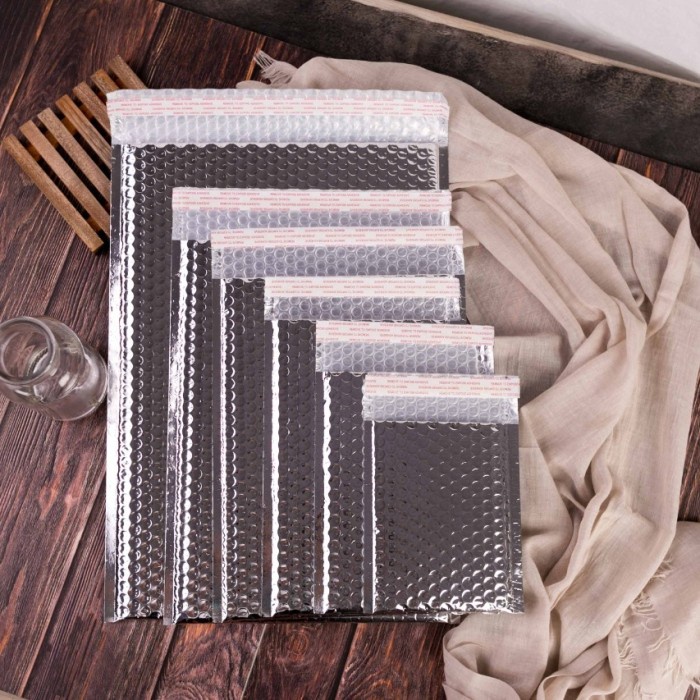 

MENYURAT-SURAT- AMPLOP BUBBLE WRAP LAPIS ALUMINIUM FOIL 23 X 33 CM - SILVER -SURAT-MENYURAT.