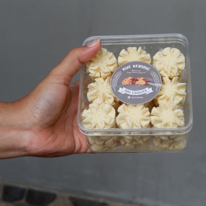 

SEMPRIT SAGU KEJU SUSU KUE KERING LEBARAN CAMILAN