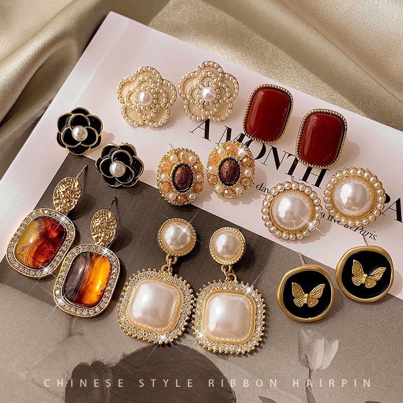 Anting Versi Korea2023Fashion Baru Batu Permata Berlian Imitasi Wanita Anting retro Anting Mutiara
