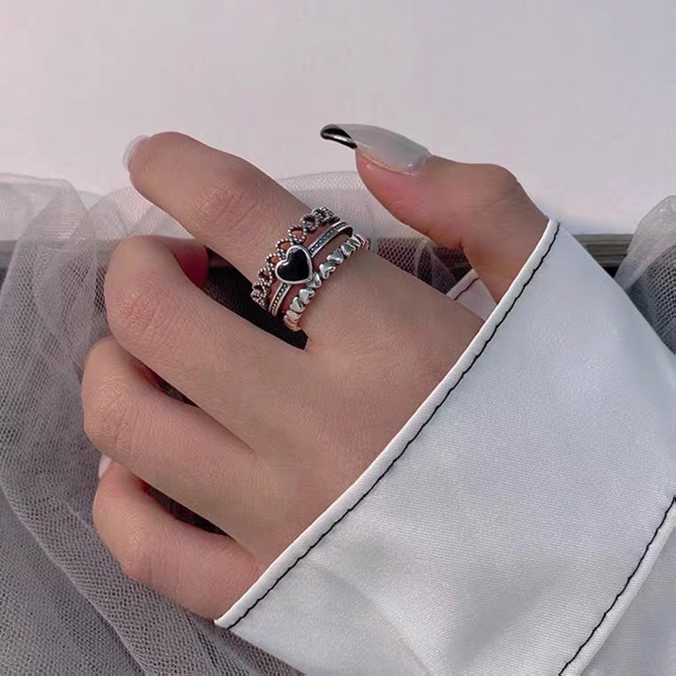 Cincin Model Terbuka Bentuk Hati Geometris Warna Hitam Gaya Vintage Untuk Pria Dan Wanita