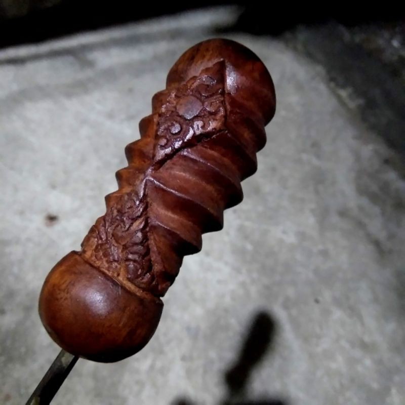 Deder Hendel keris. Tau Bathok ukir bali