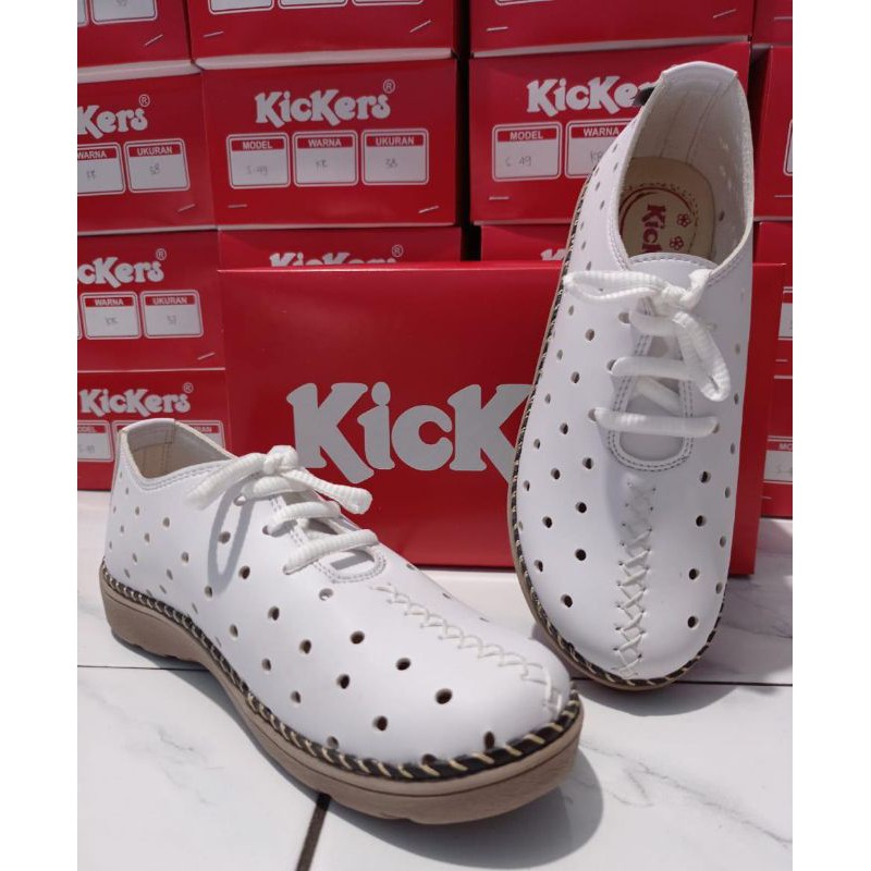sepatu putih tali wanita Kickers