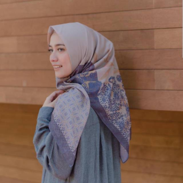 IRIS Voal Printed Scarf Kinaya