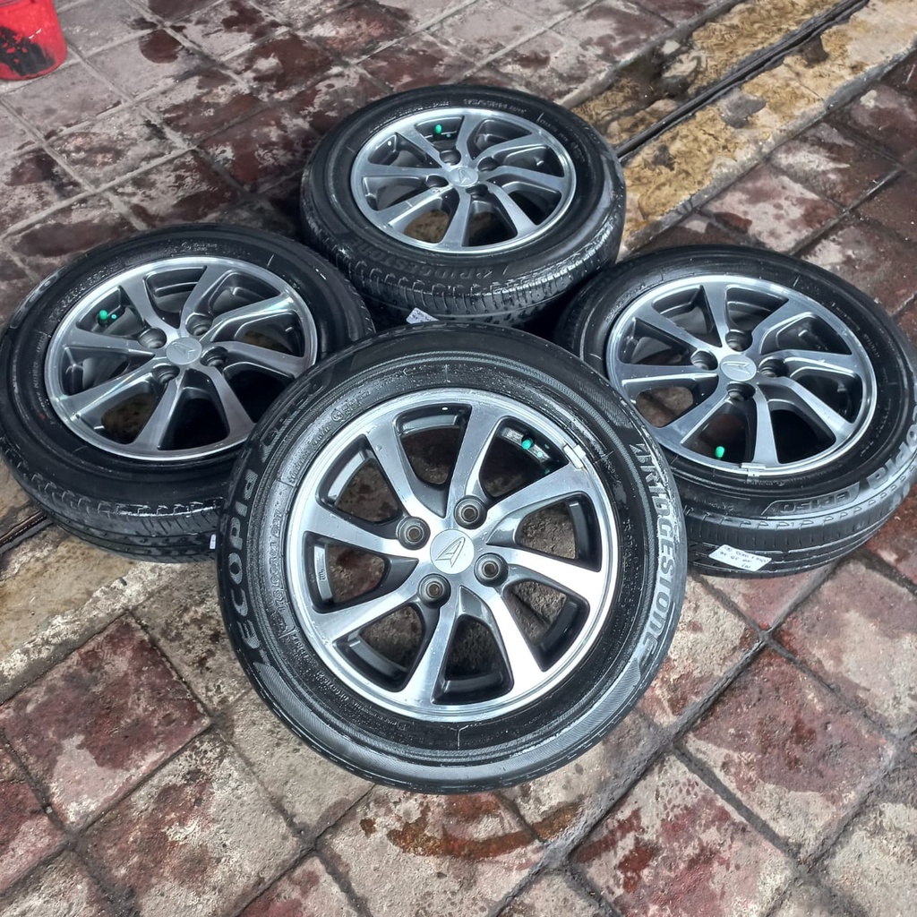 velg mobil bekas ring 14 copotan untuk mobil sigra calya plus ban kondisi 80%