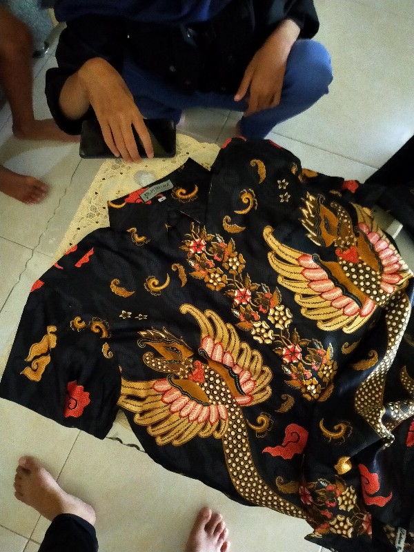 Kemeja Batik Semi Sutra Shyntetic Premium Exclusive Puring Istimewa Bahu Pakai Busa