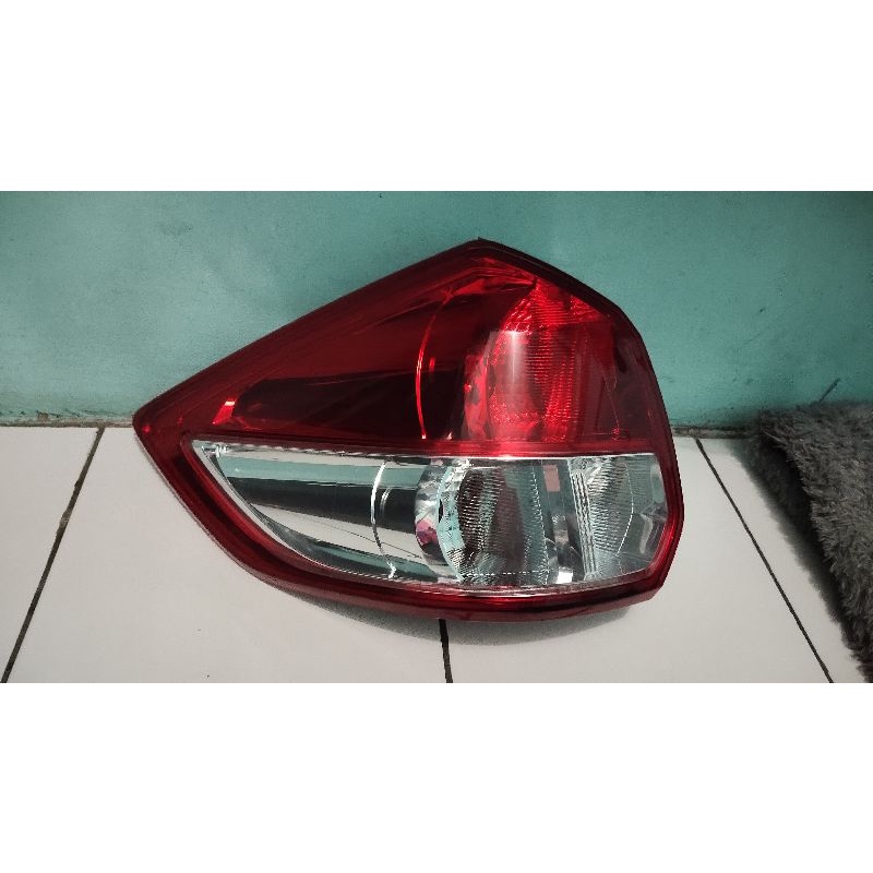 stoplamp lampu belakang suzuki ertiga original