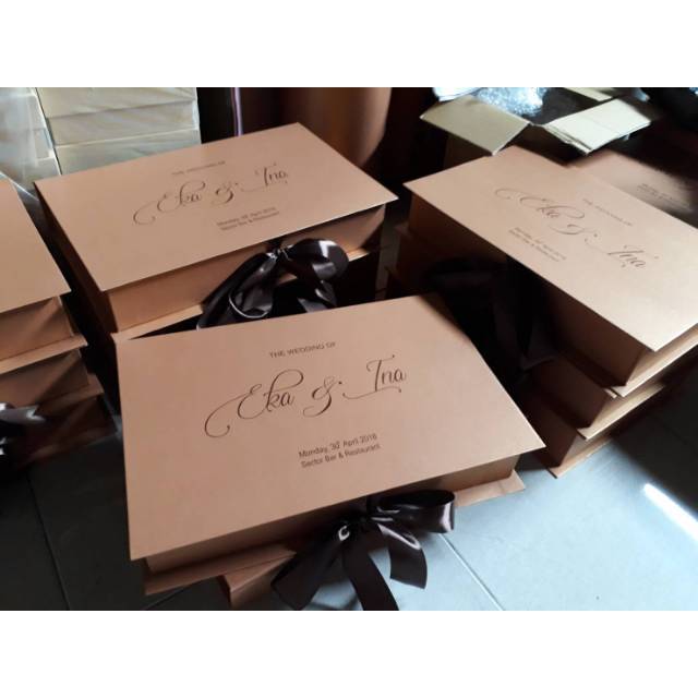 Bridesmaid Box Ukuran 40x25x7 with Paperbag Polos