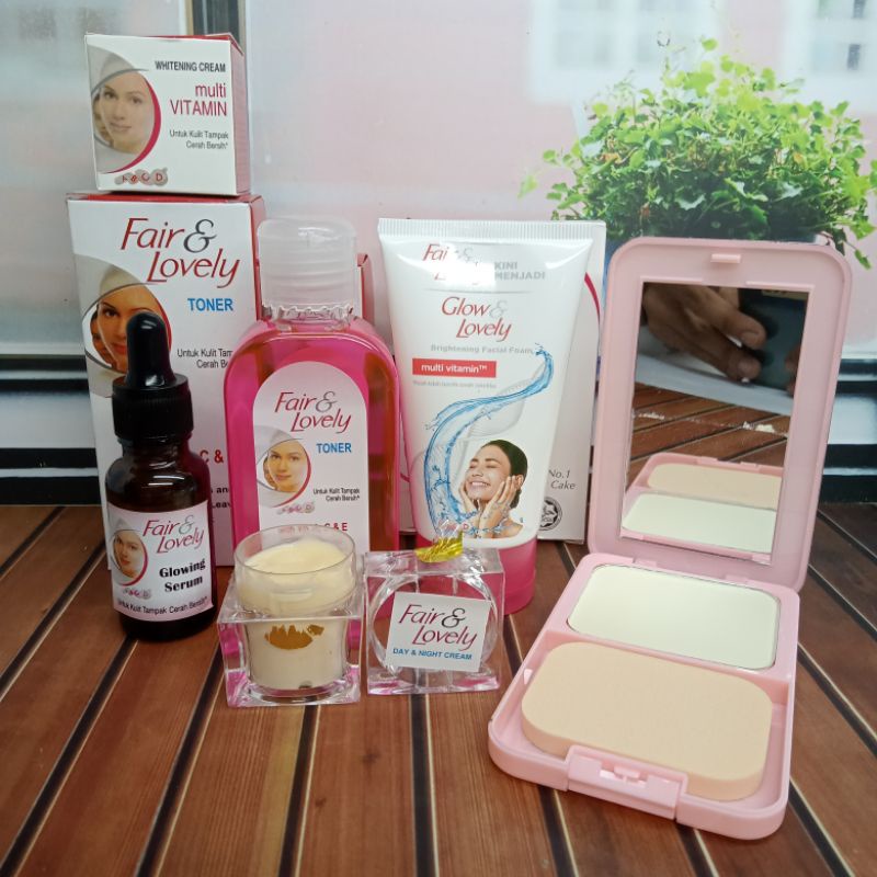 Paket Lengkap  Fair&amp;Lovely 5In1 // Glow&amp;Lovely 5In1 Cream super+bedak+ff+toner+serum