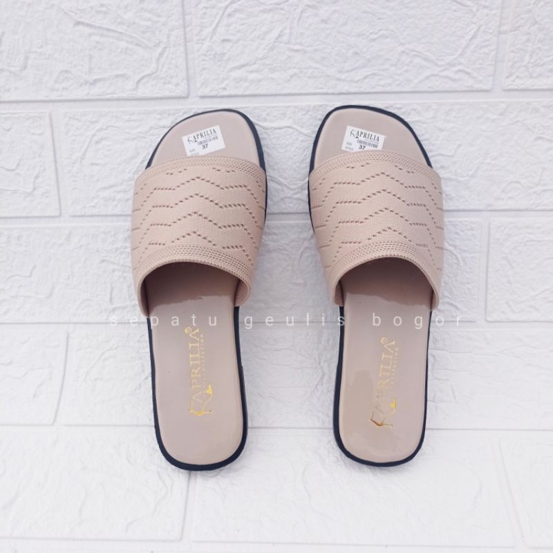 Sandal selop wanita import/sendal selop wanita remaja terbaru kekinian/sandal teplek rumah slip on