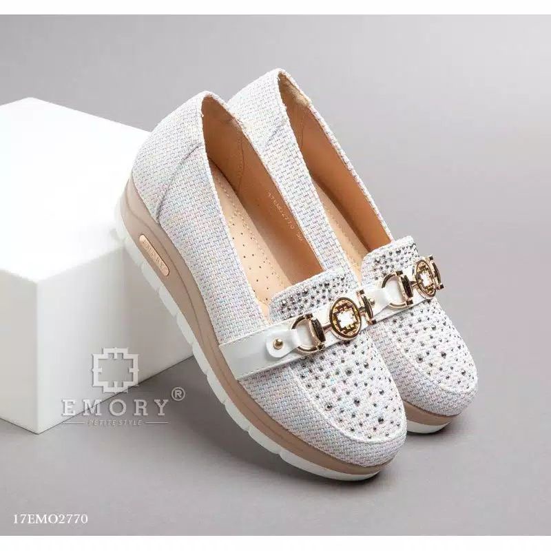 sepatu emory