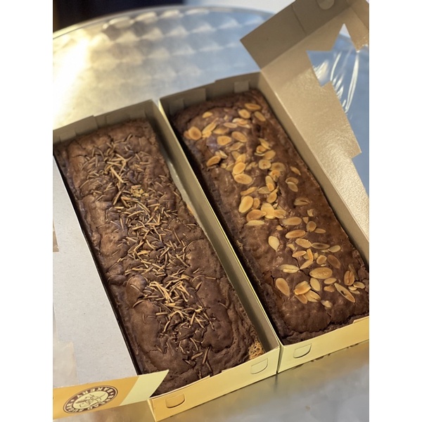 

Brownies Bakar Almond/Keju — Bread Sugar Bakery