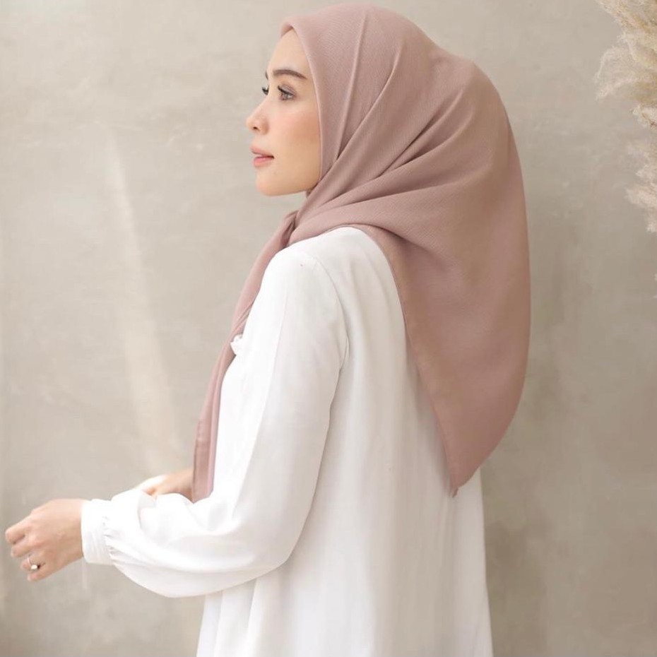 BELLA SQUARE HIJAB SEGIEMPAT 