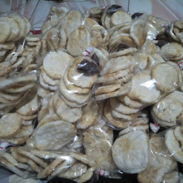 

Kerupuk kemplang panggang