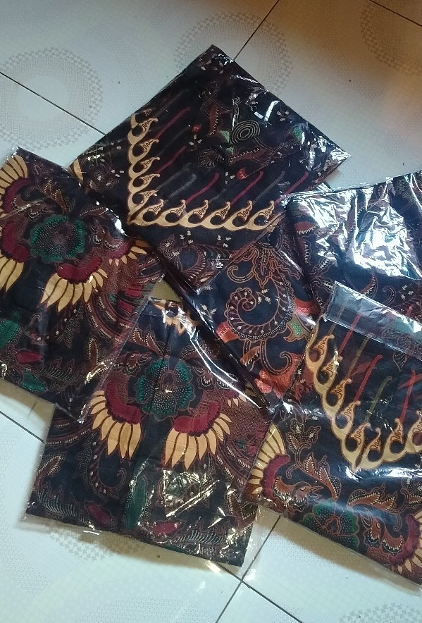 Batik Couple Keluarga Sania Ruffle Ori Ndoro Jowi Dnt Motif Kupu Silver Termurah Di Shopee