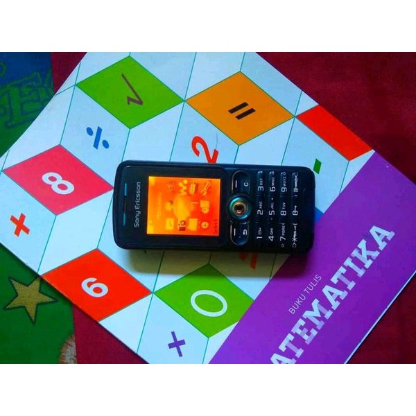 Hp Jadul Sony Ericsson w200 Casing Biru