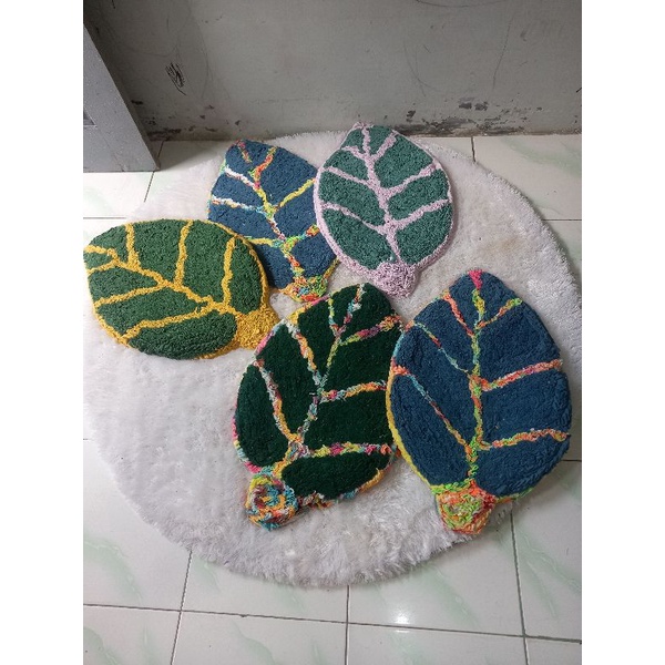 keset karaktet perca  motif daun